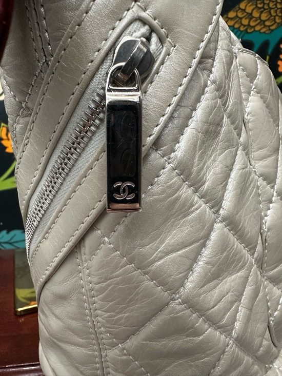 Chanel Cambon Ligne Tote Cream Lambskin | Quilted CC Chain Shoulder Bag (C8) - Picture 11 of 16